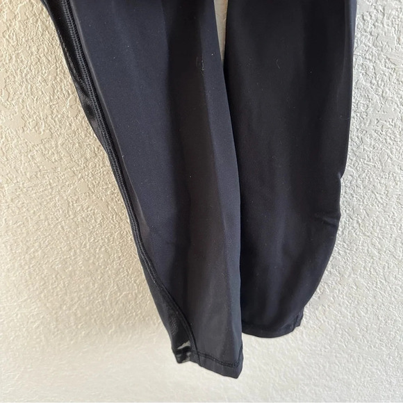 Lululemon Train Times 7/8 Pant in black - Picture 6 of 11